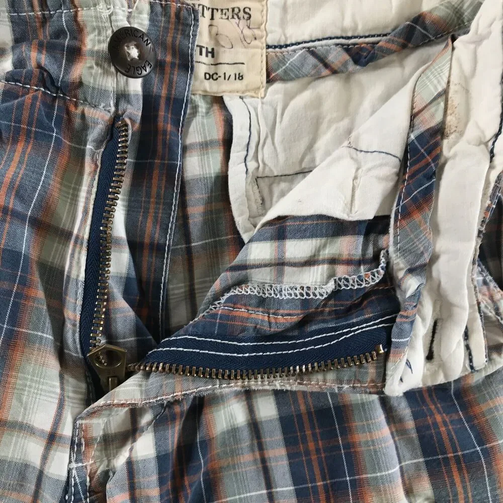 American Eagle Shorts Mens 30 Blue Orange White Plaid Longer Length - Picture 5 of 10